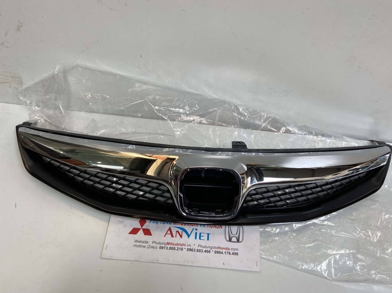Mặt ca lăng xe Honda CIVIC 2010